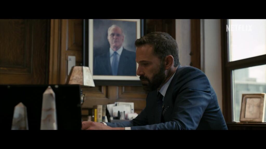 Ben Affleck als burgemeesterskandidaat Mark Kimball achter zijn bureau in de Netflix-thriller Animals