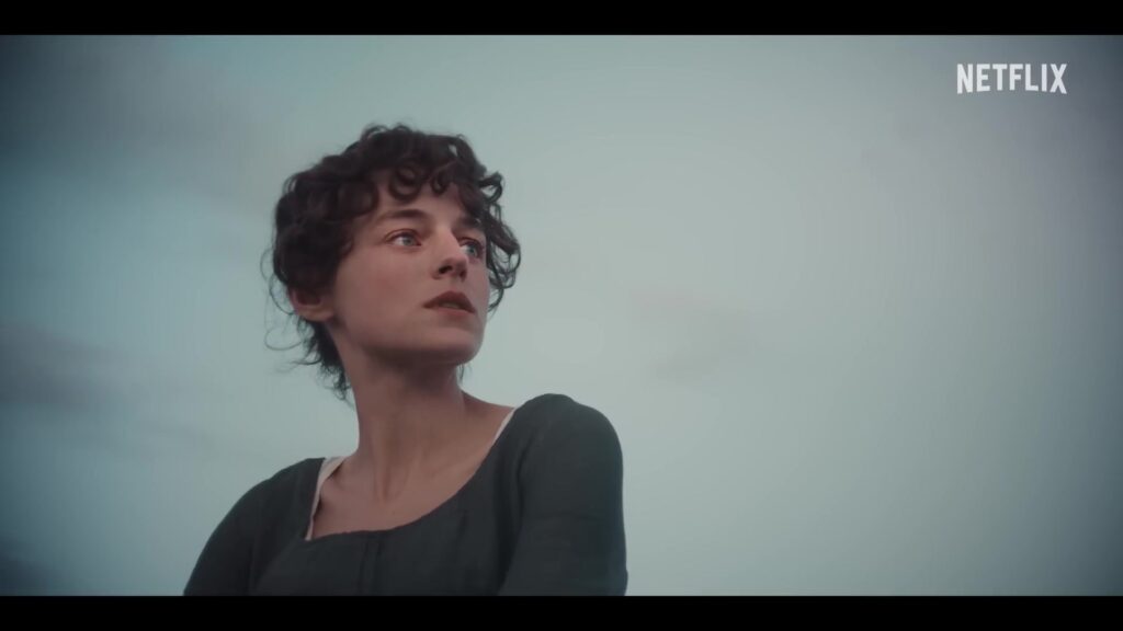 Emma Corrin als Elizabeth Bennet in de Netflix-serie Pride and Prejudice