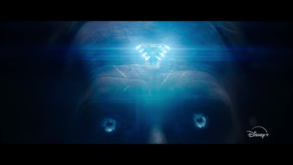 Vision met de gloeiende steen in zijn voorhoofd in de trailer van VisionQuest